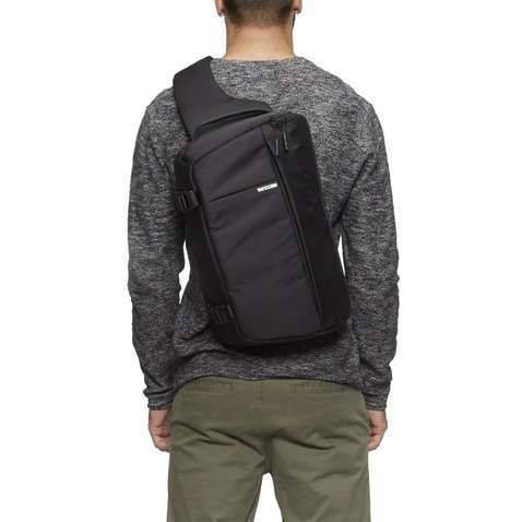 Фото-сумка  Incase Рюкзак Incase DSLR Sling Pack - Nylon - Black