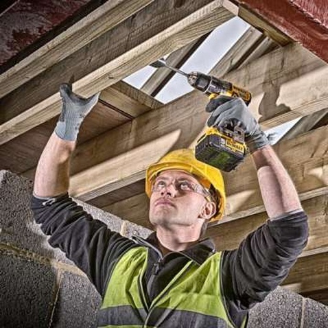 Шуруповерт DeWALT DCD796NT