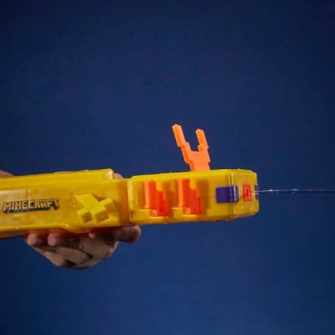 Іграшкова зброя Hasbro Nerf Водний бластер Майнкрафт Аксолотл (F7601)